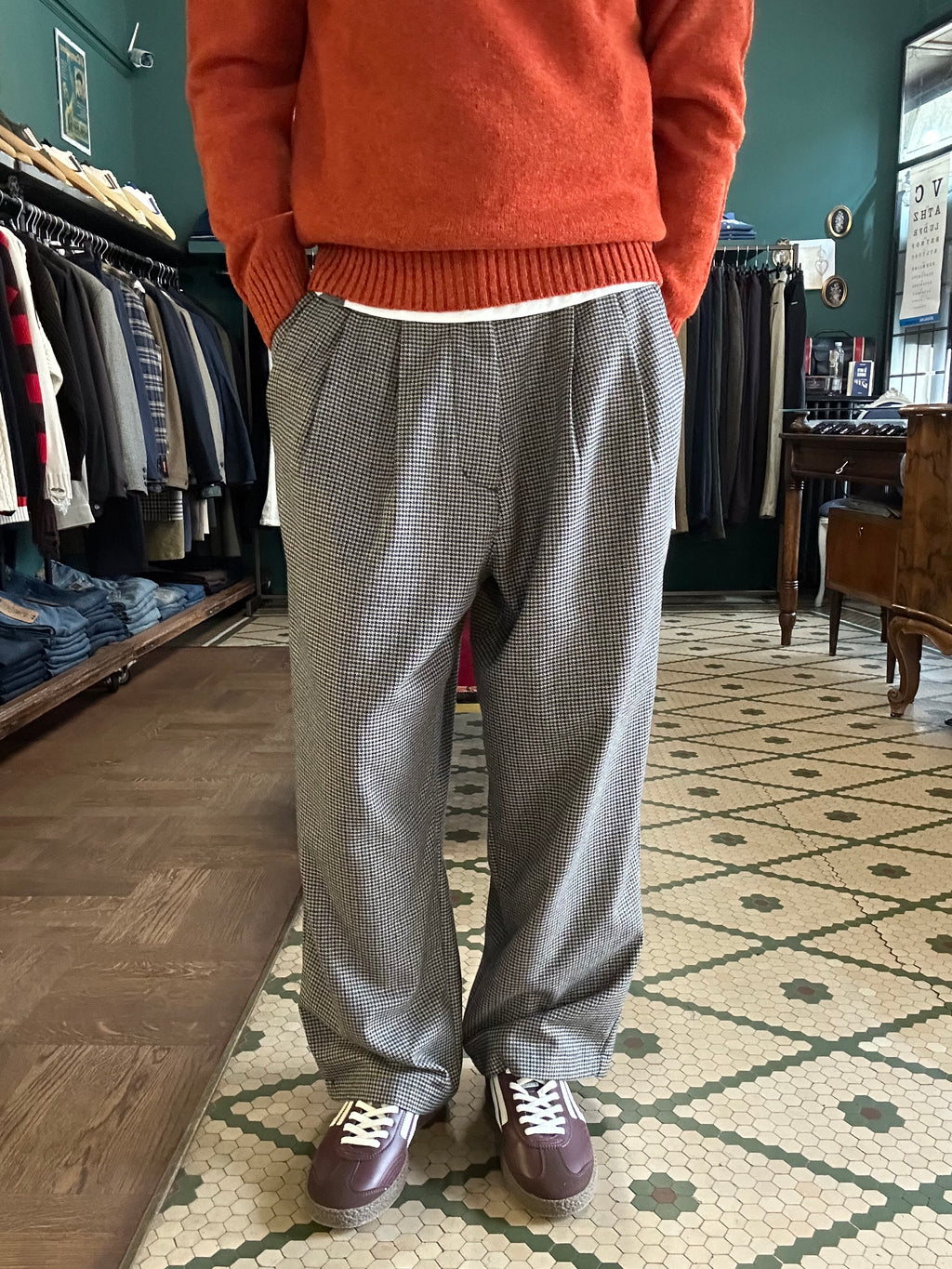 Pantalone con pence over size