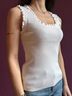 Canottiera con spallina arricciata