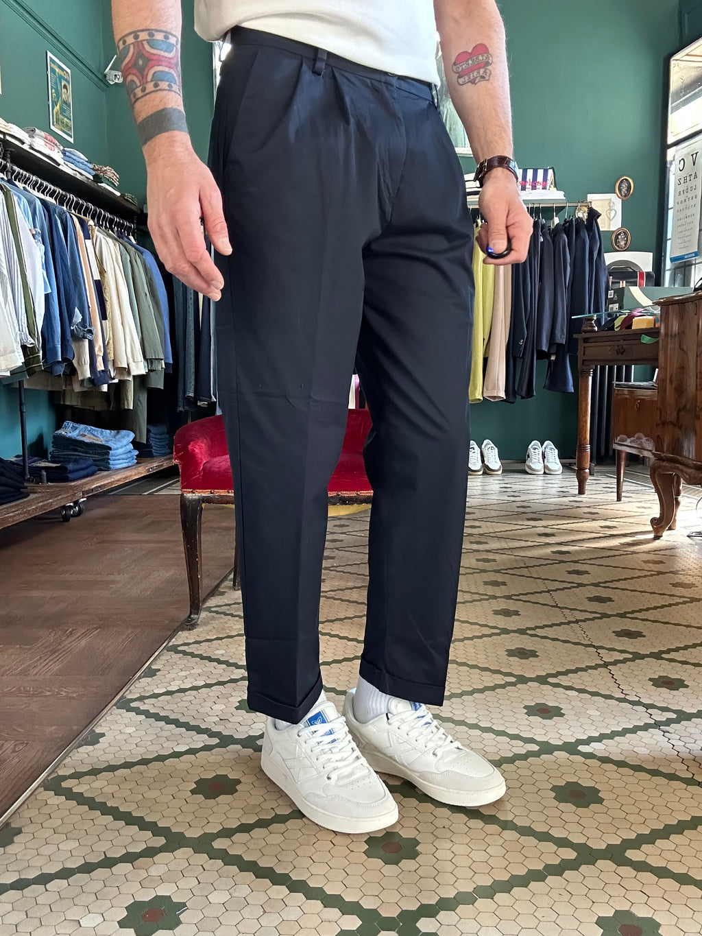 Chino with pleats regular fit