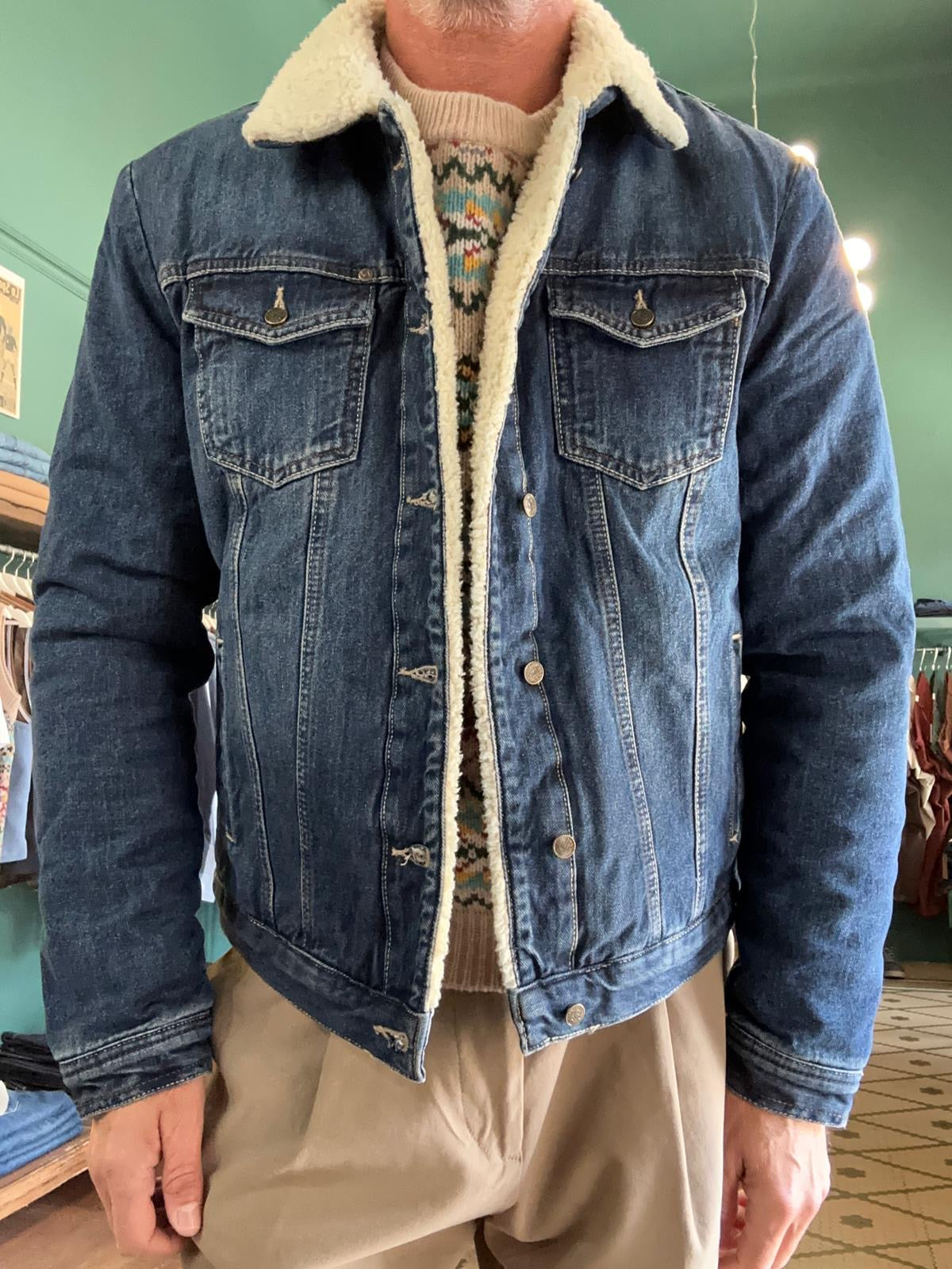 Giubbotto in jeans con interno in sherpa