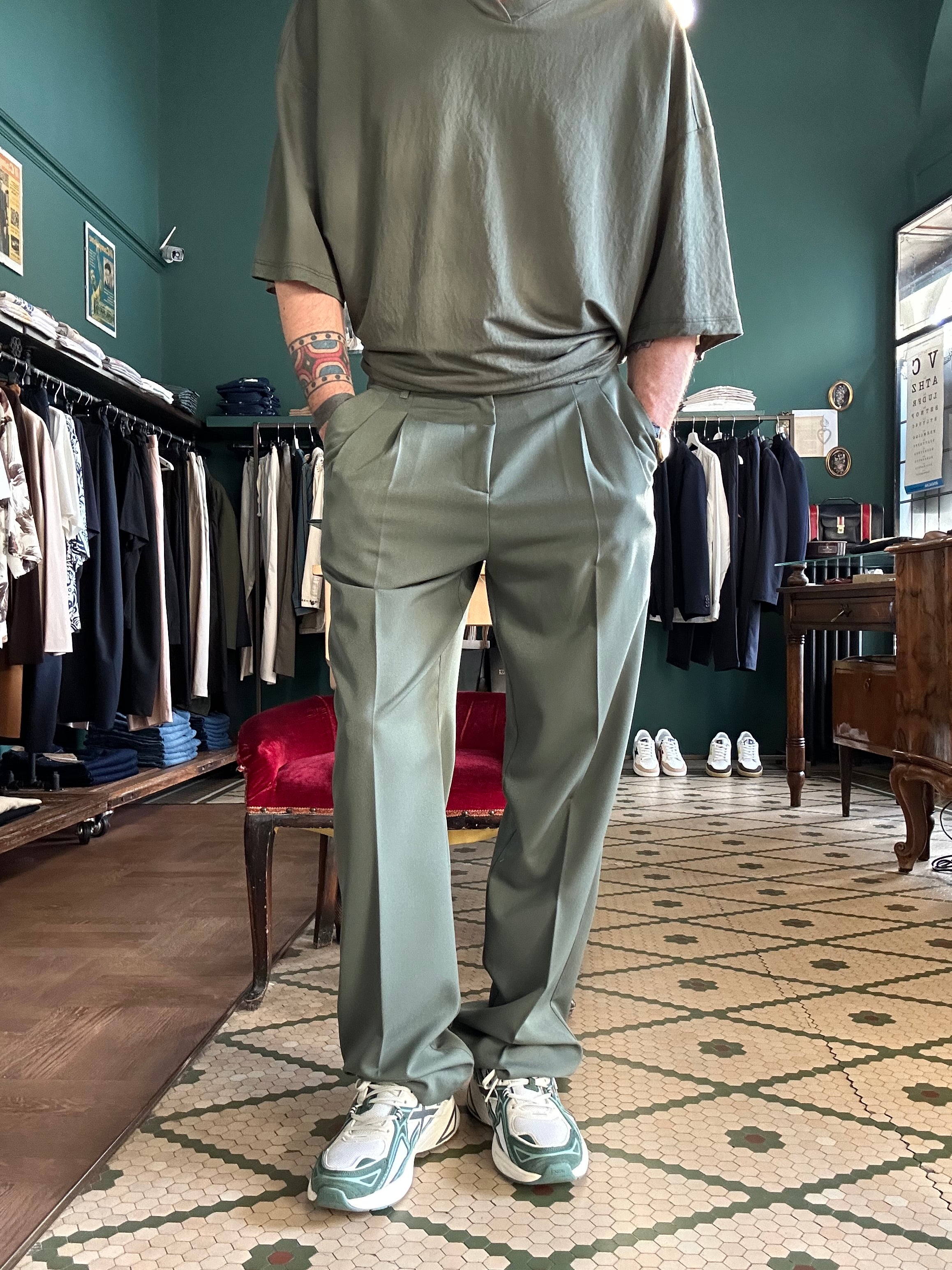 Pantalone con pence regular fit