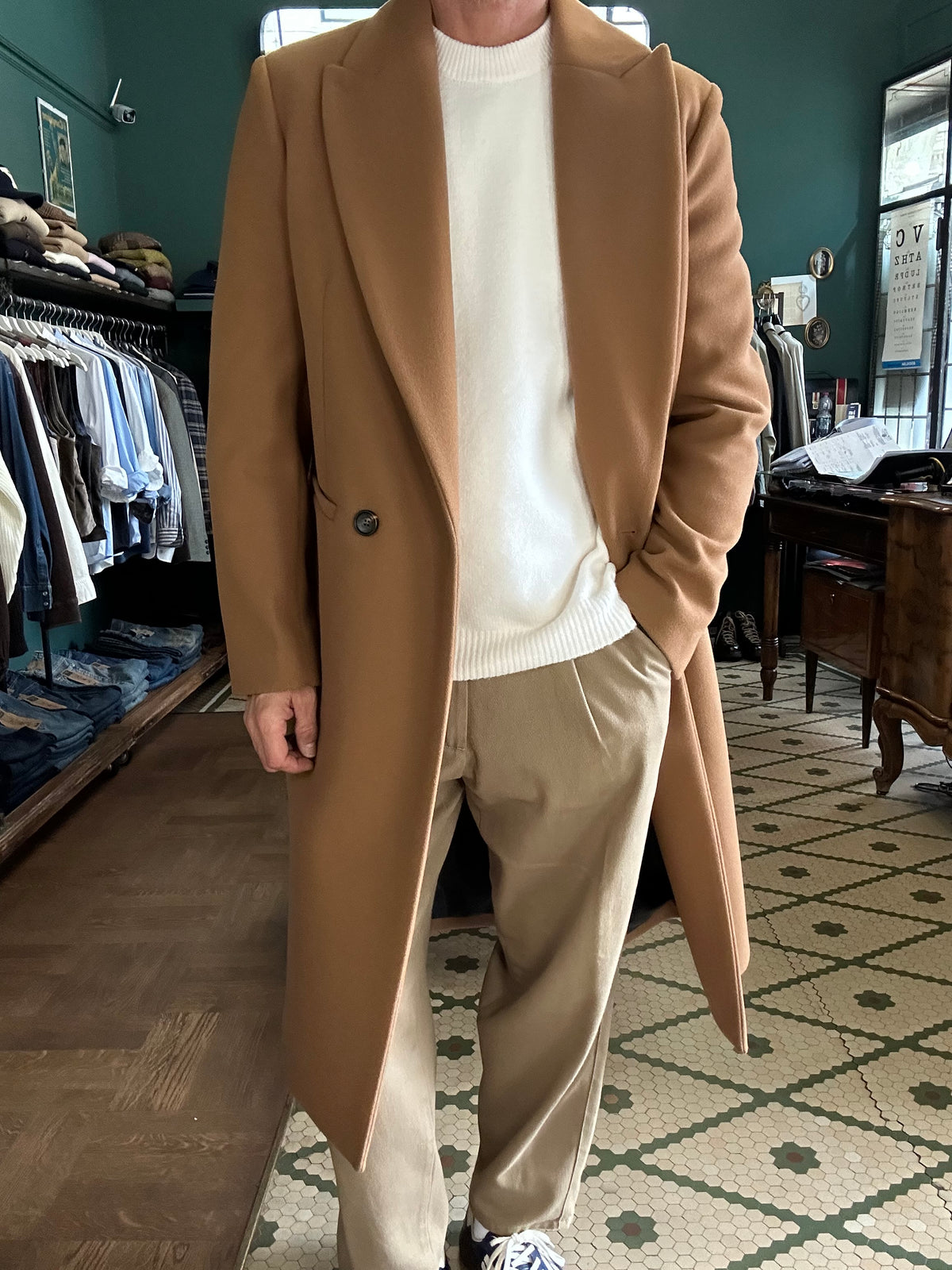 Cappotto con rever a lancia