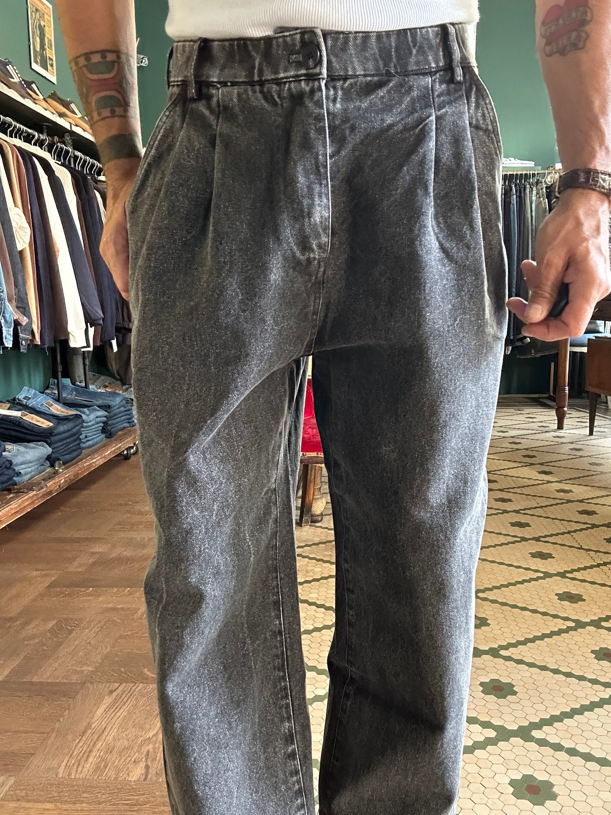 Jeans over tasca america
