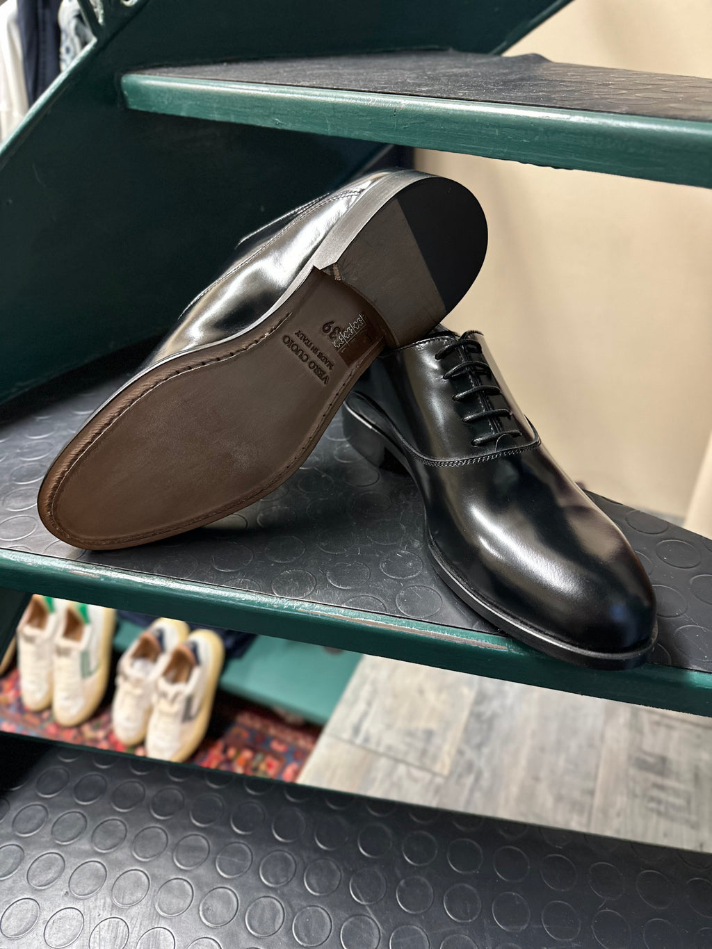 Brushed brogue with leather sole