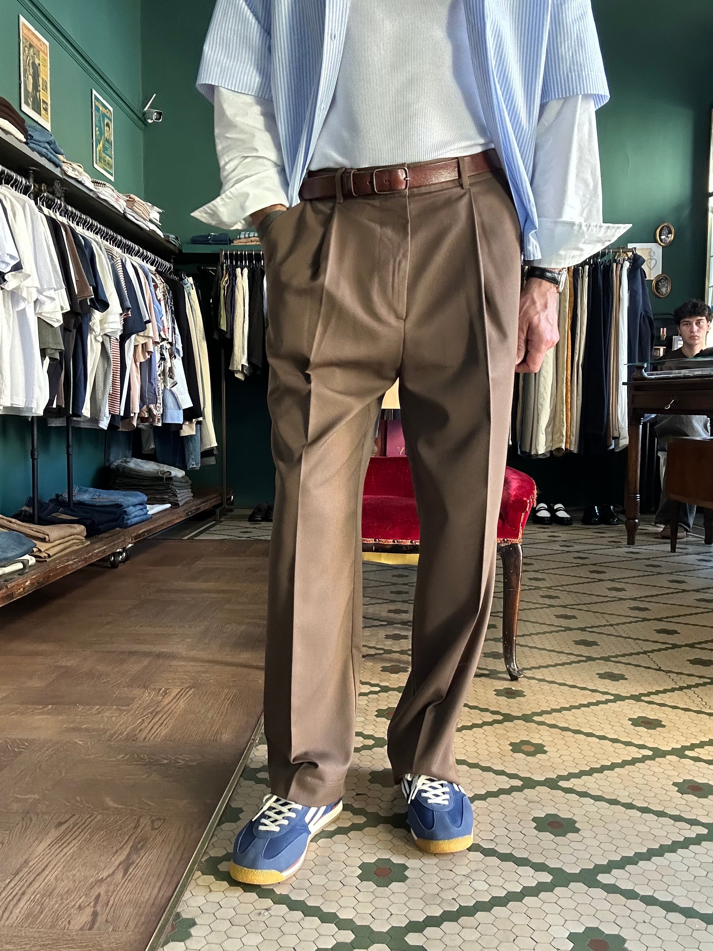 Pantalone con pence loose fit