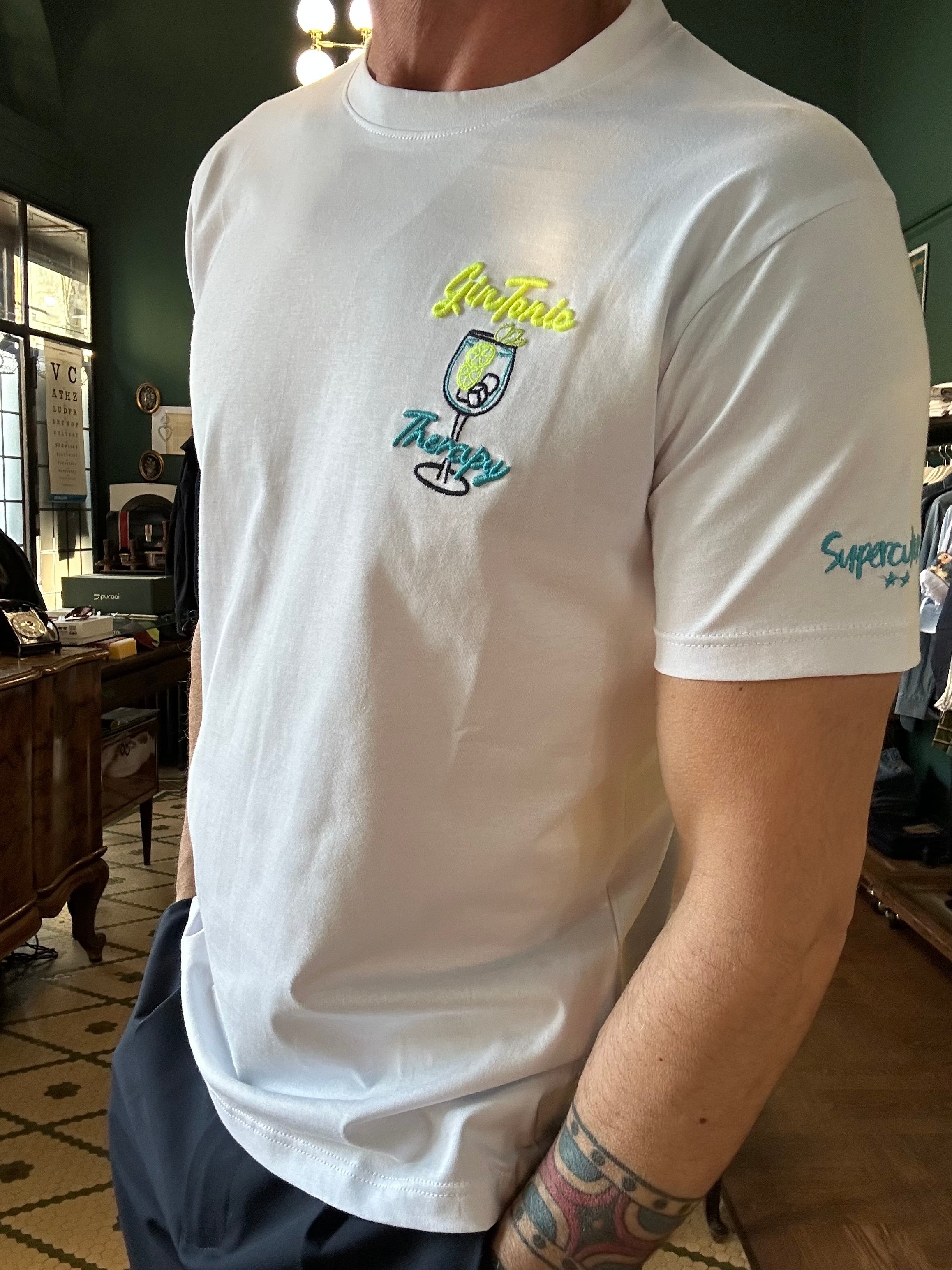 T-shirt embroidered gin and tonic therapy