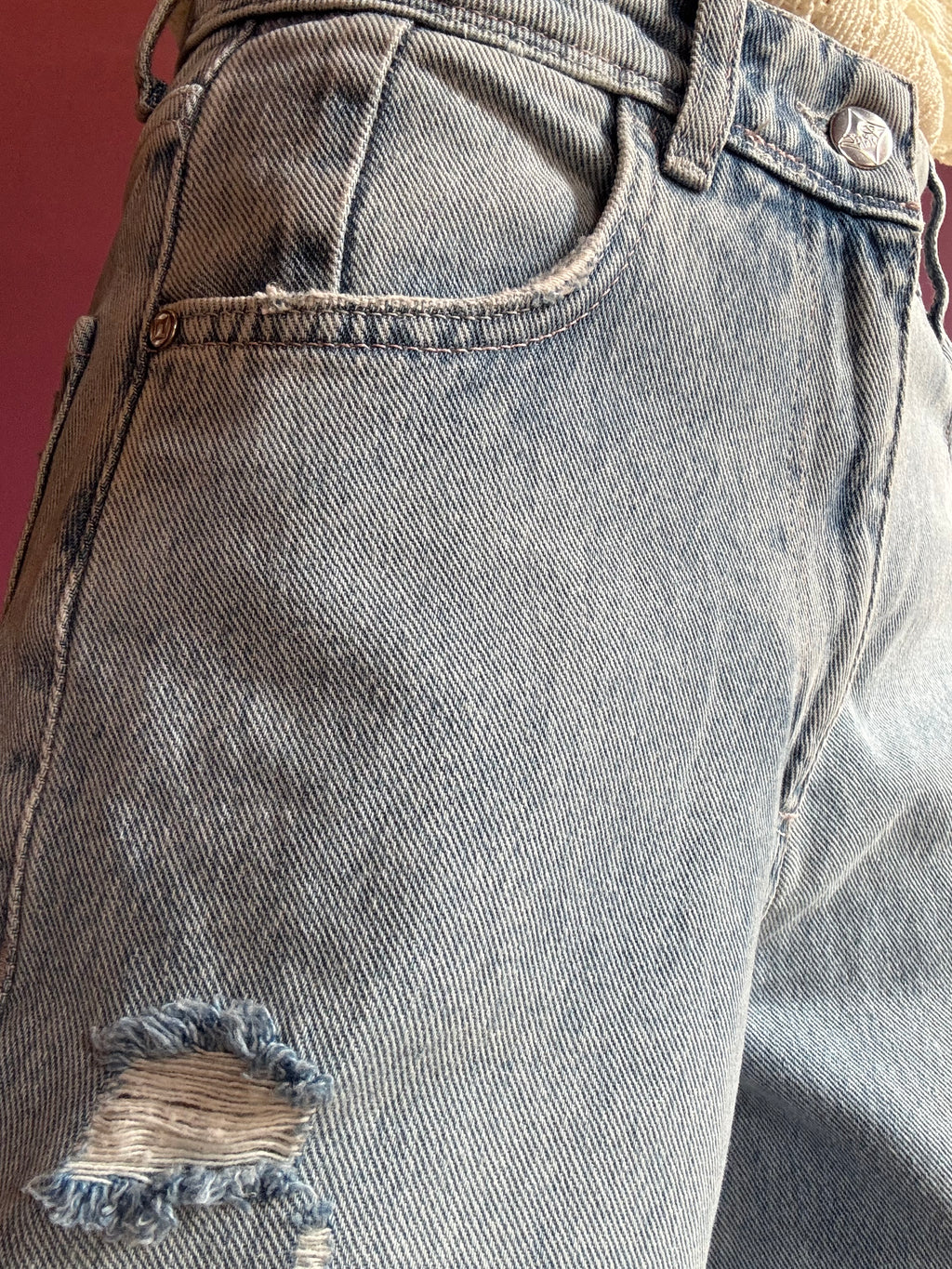 Baggy ripped jeans