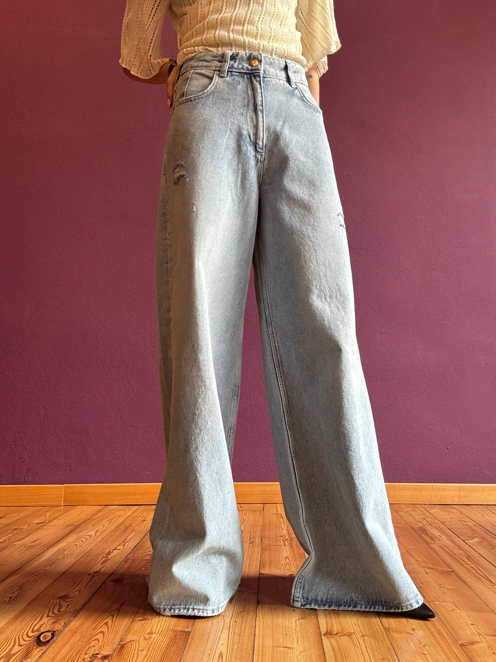 Baggy ripped jeans
