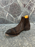 Stivaletto modello Chelsea con zip su retro in pelle scamosciata