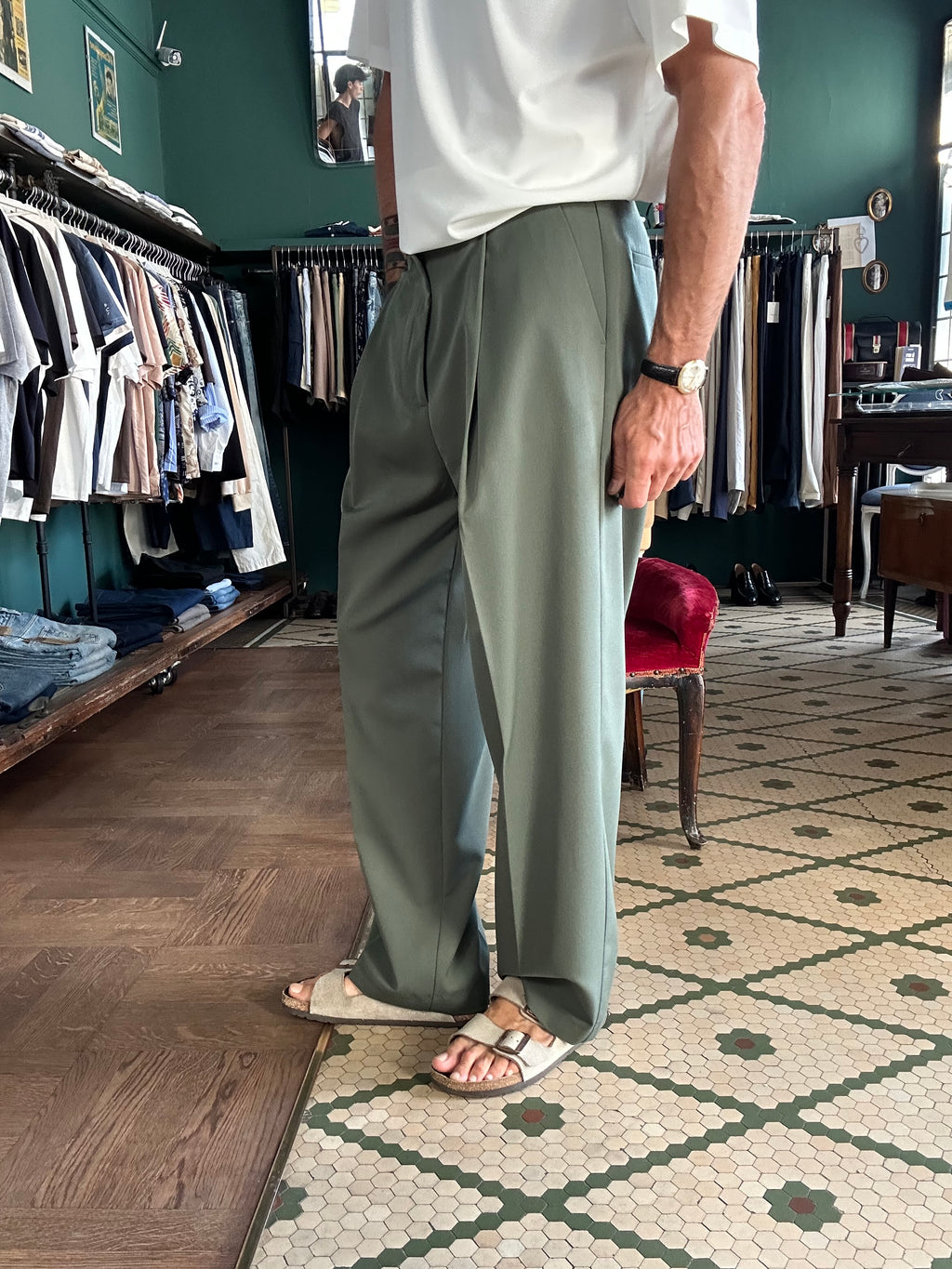 Pantalone con pence loose fit