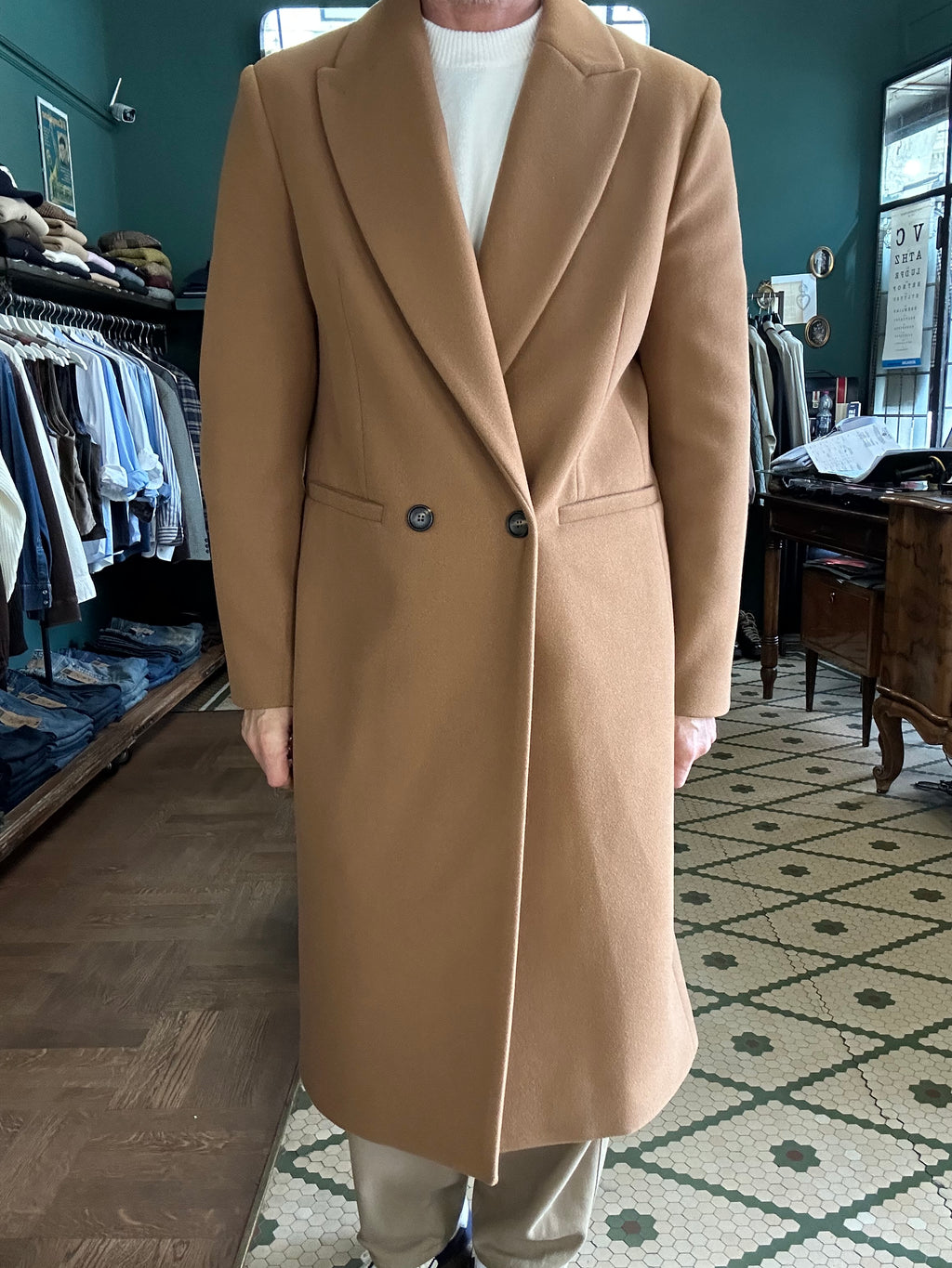 Cappotto con rever a lancia