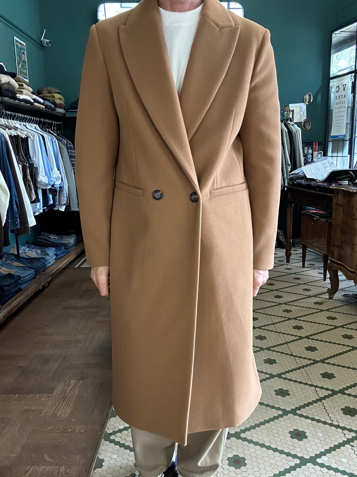 Cappotto con rever a lancia