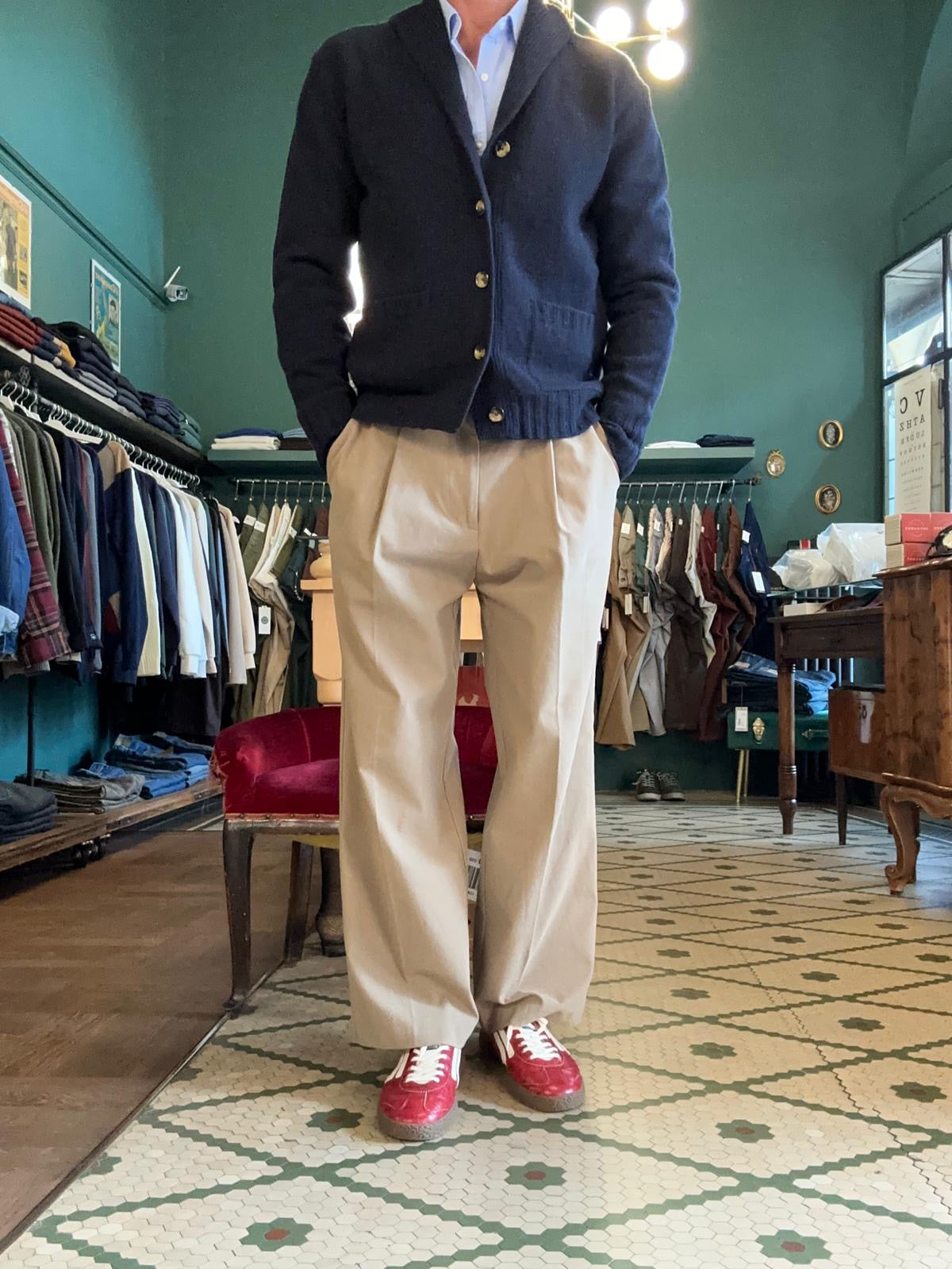 Pantalone in cotone con pence