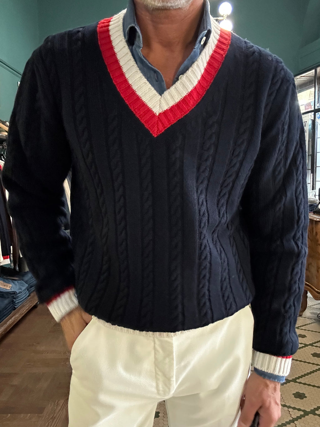 Maglione scollo V College misto lana