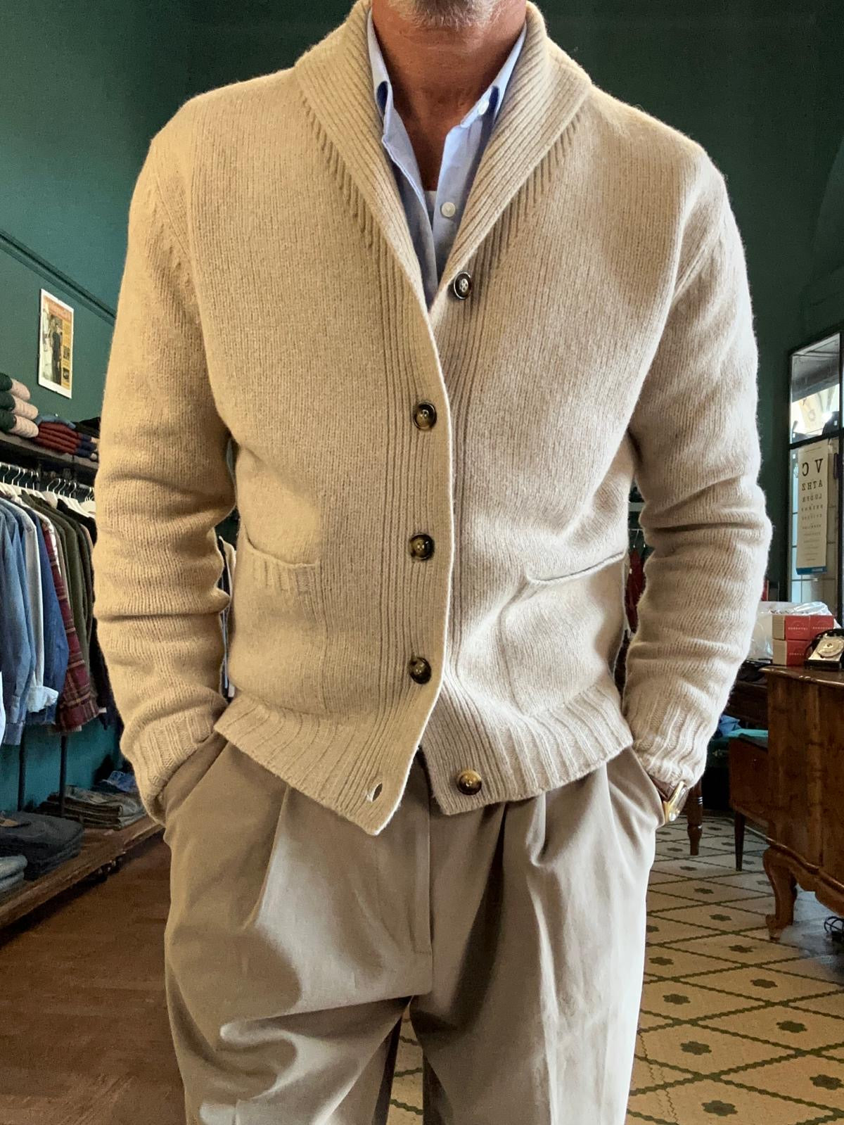 Cardigan sciallato in lana