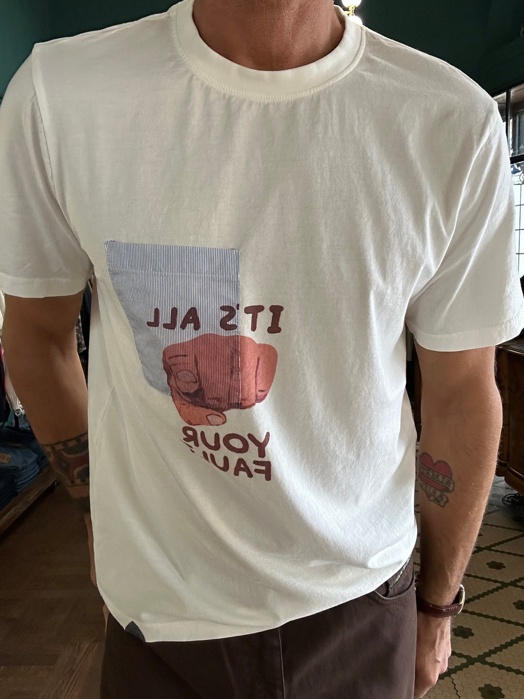 T-Shirt in cotone Koon con stampa e taschino