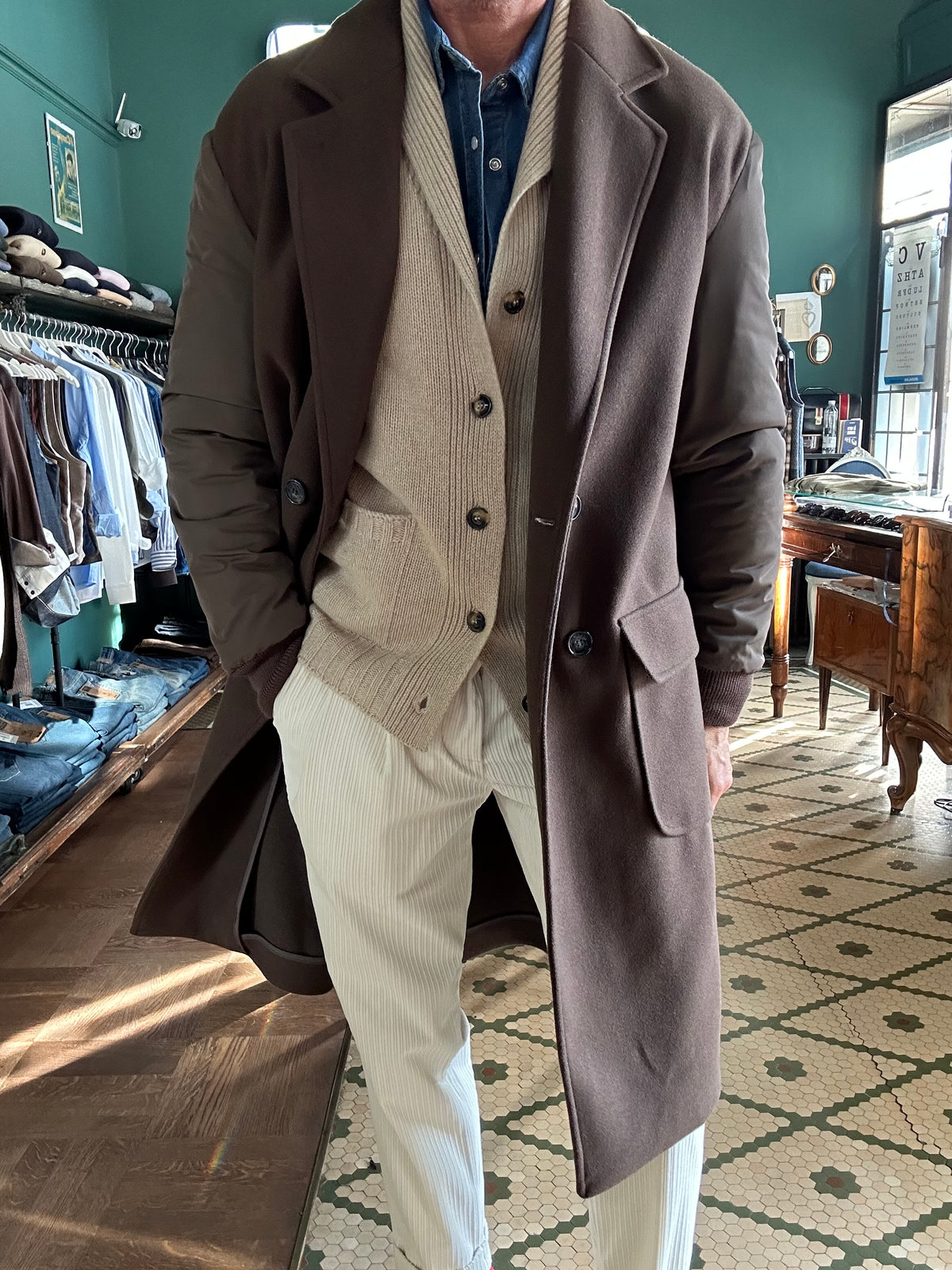 Cappotto doppiopetto con manica impermeabile