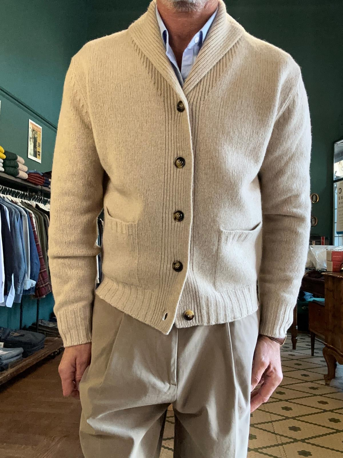 Cardigan sciallato in lana