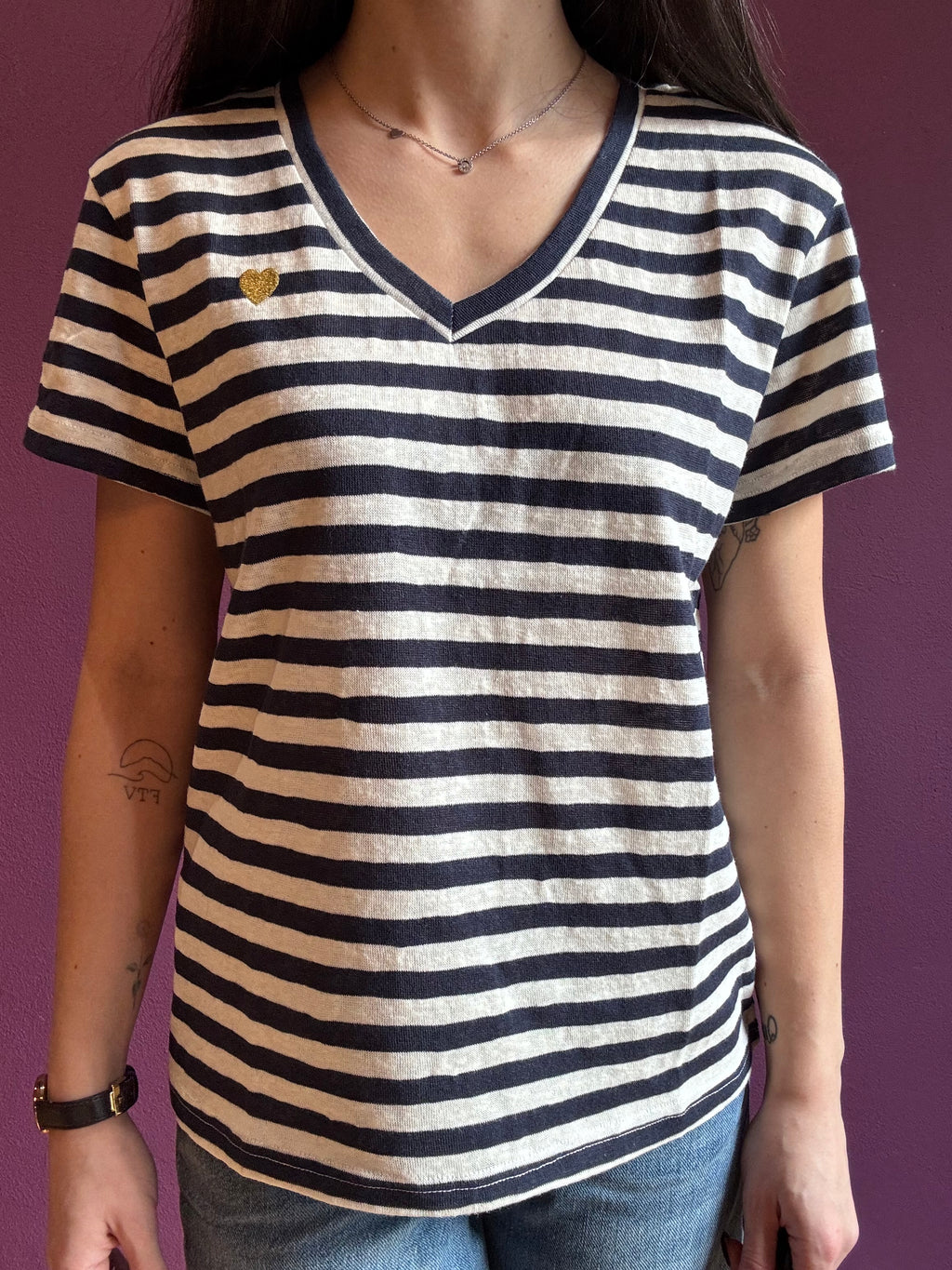 T-shirt a righe con ricamo