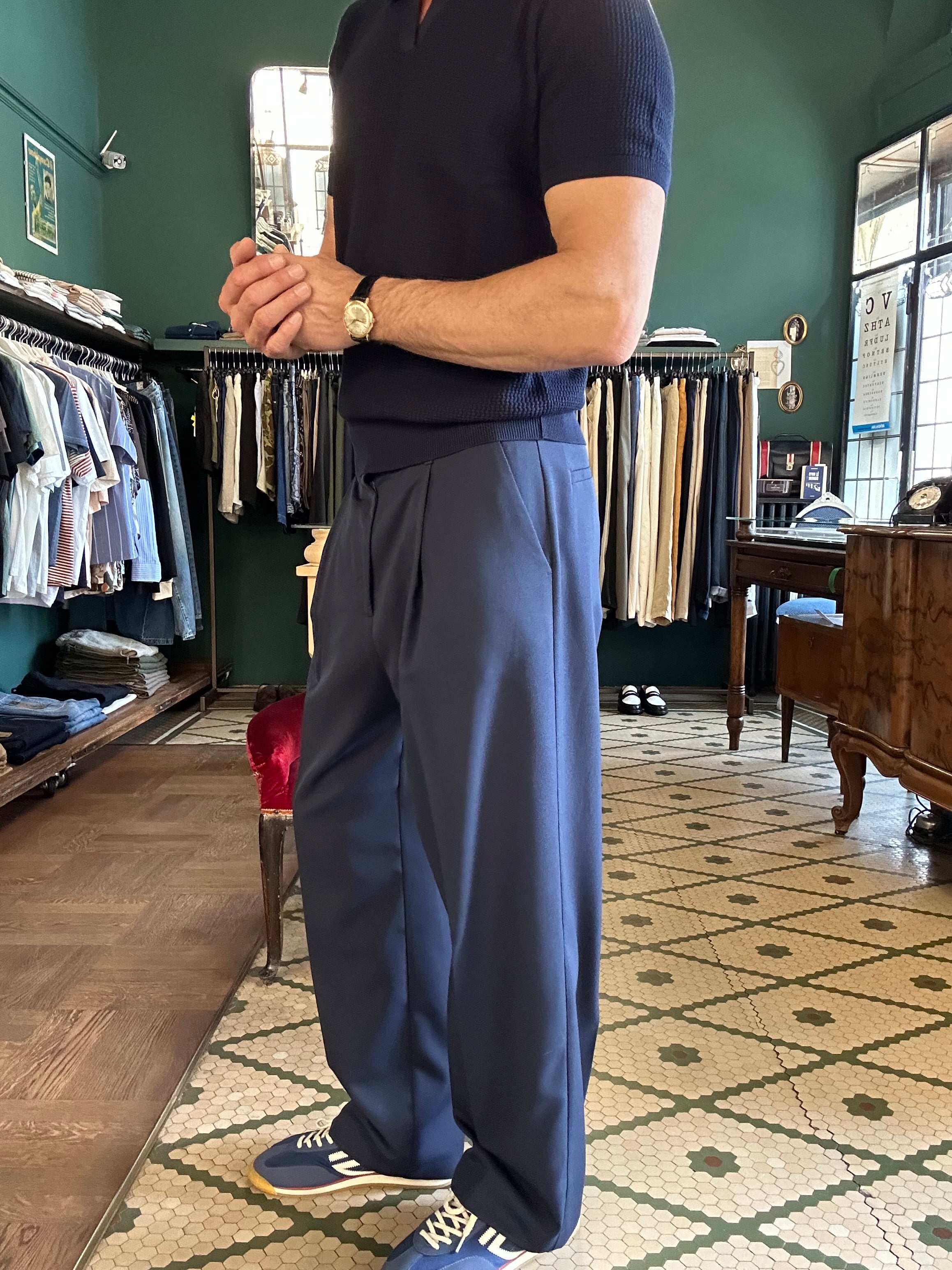 Pantalone con pence loose fit