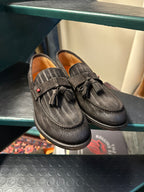 Mocassino scamosciato con nappine