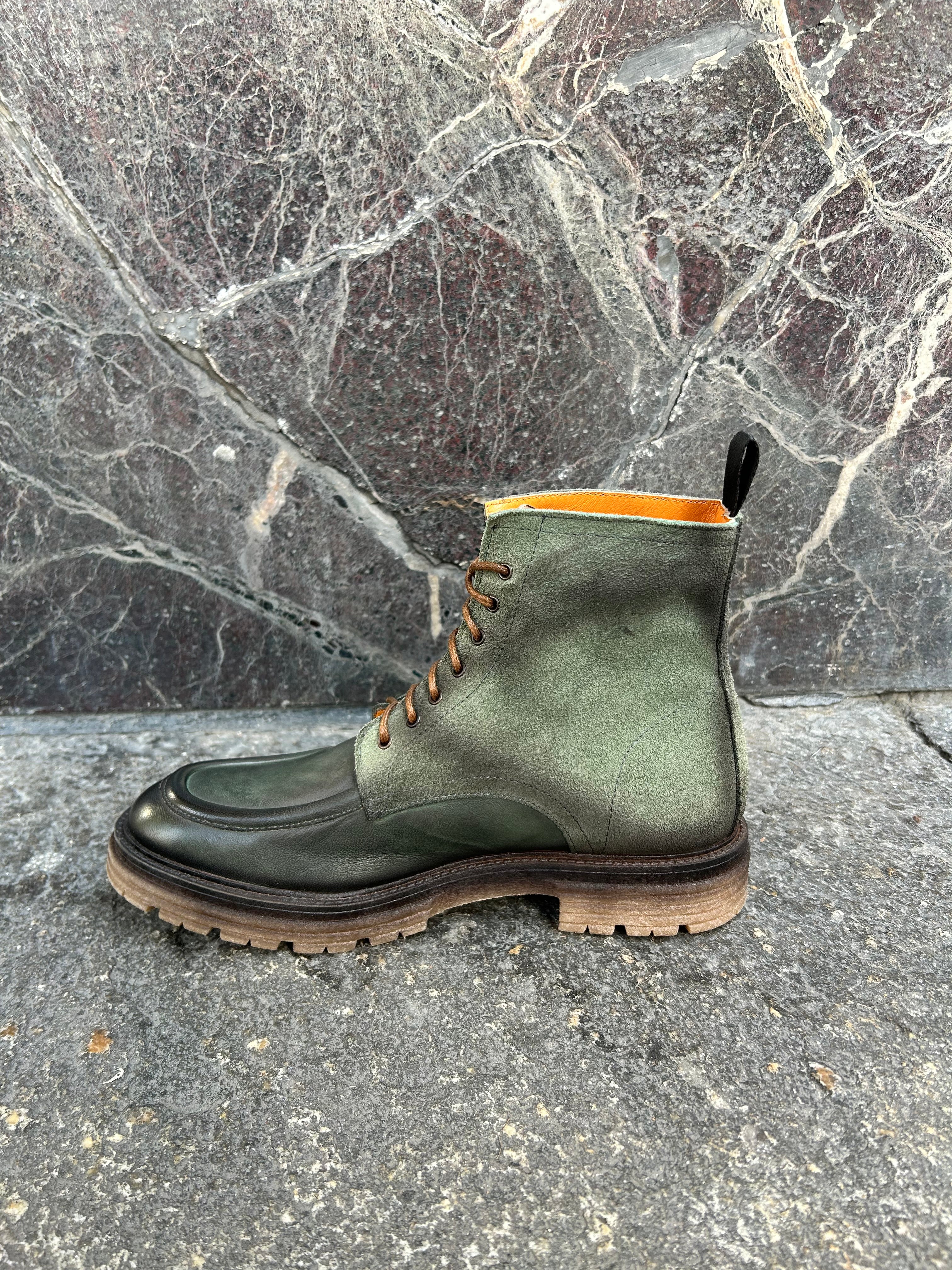 Stivaletto doppio pellame camoscio e vitello