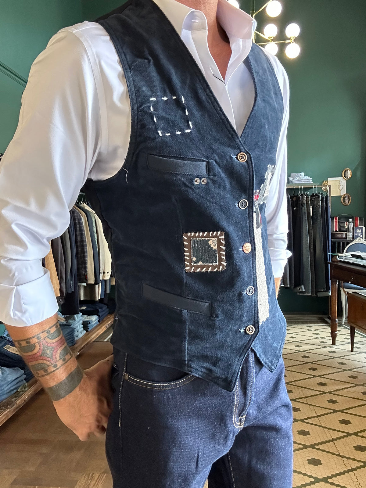 Gilet in fustagno con patch Garry’s Earth