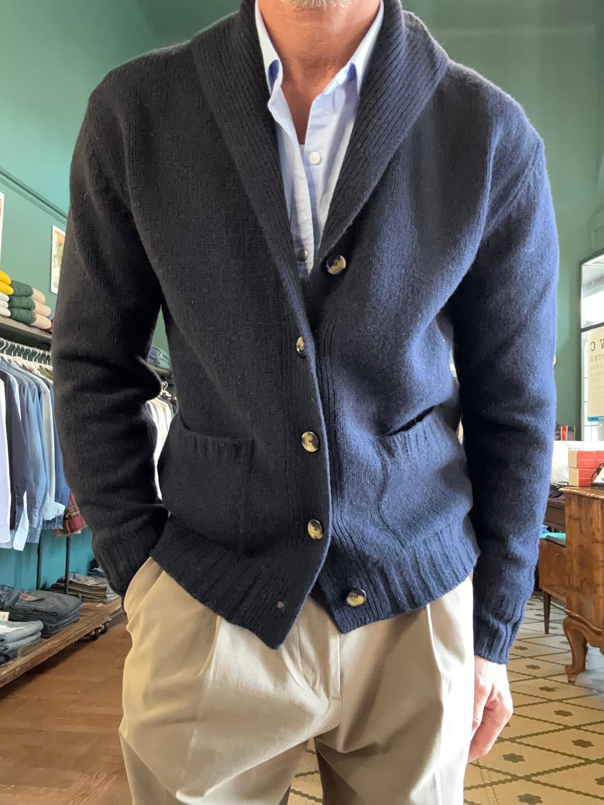 Cardigan sciallato in lana