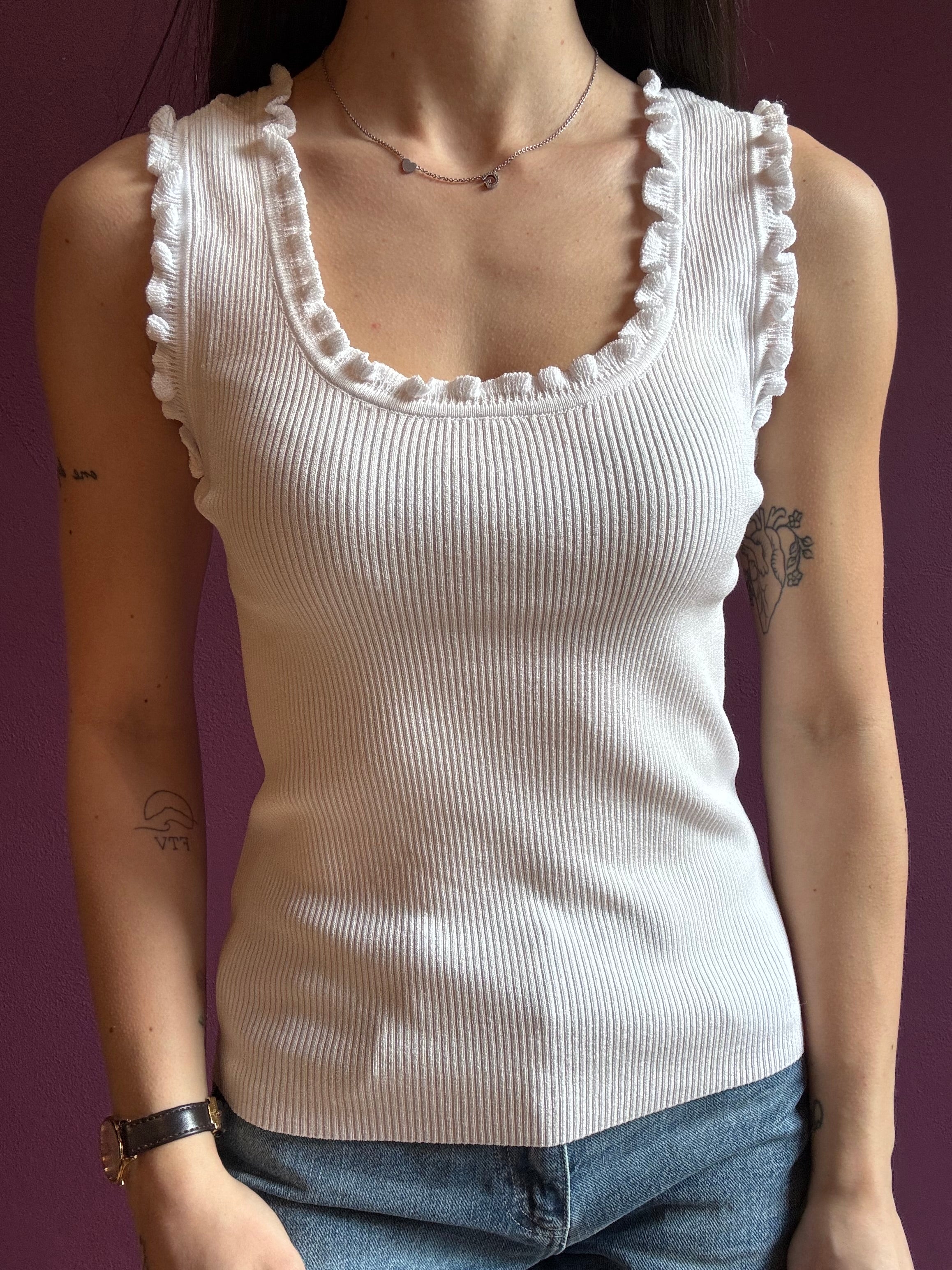 Canottiera con spallina arricciata