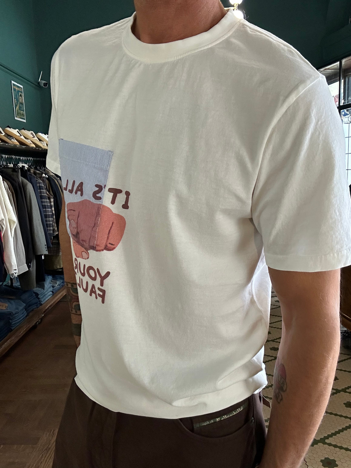 T-Shirt in cotone Koon con stampa e taschino