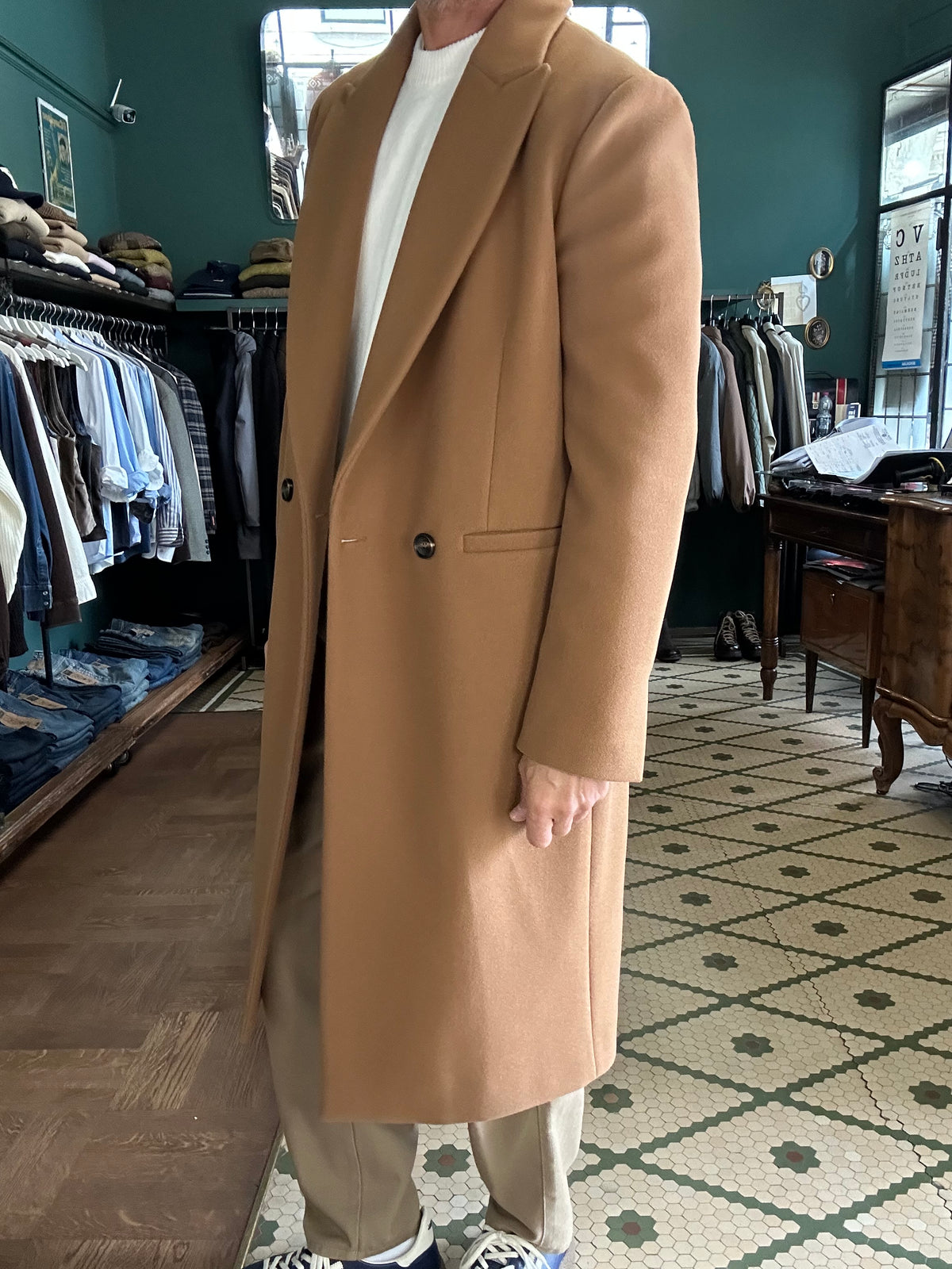 Cappotto con rever a lancia