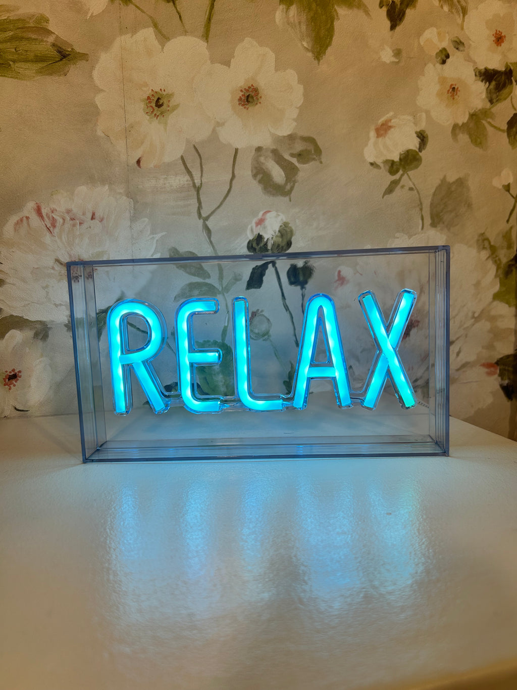 Leuchtschild „Relax“