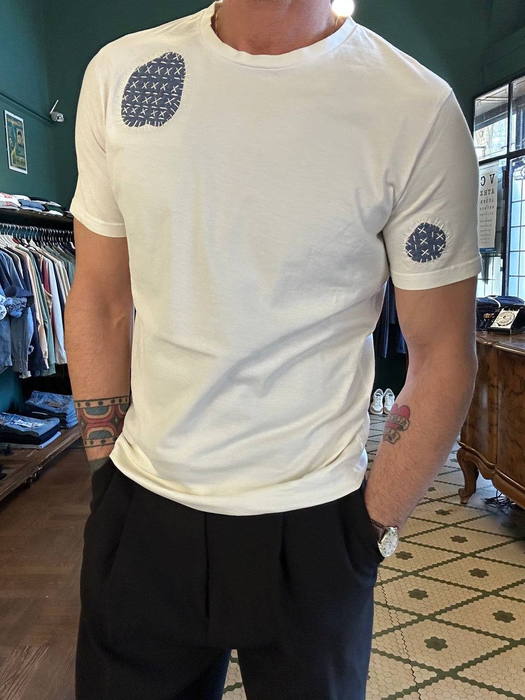 Garry's Earth t-shirt with embroidery