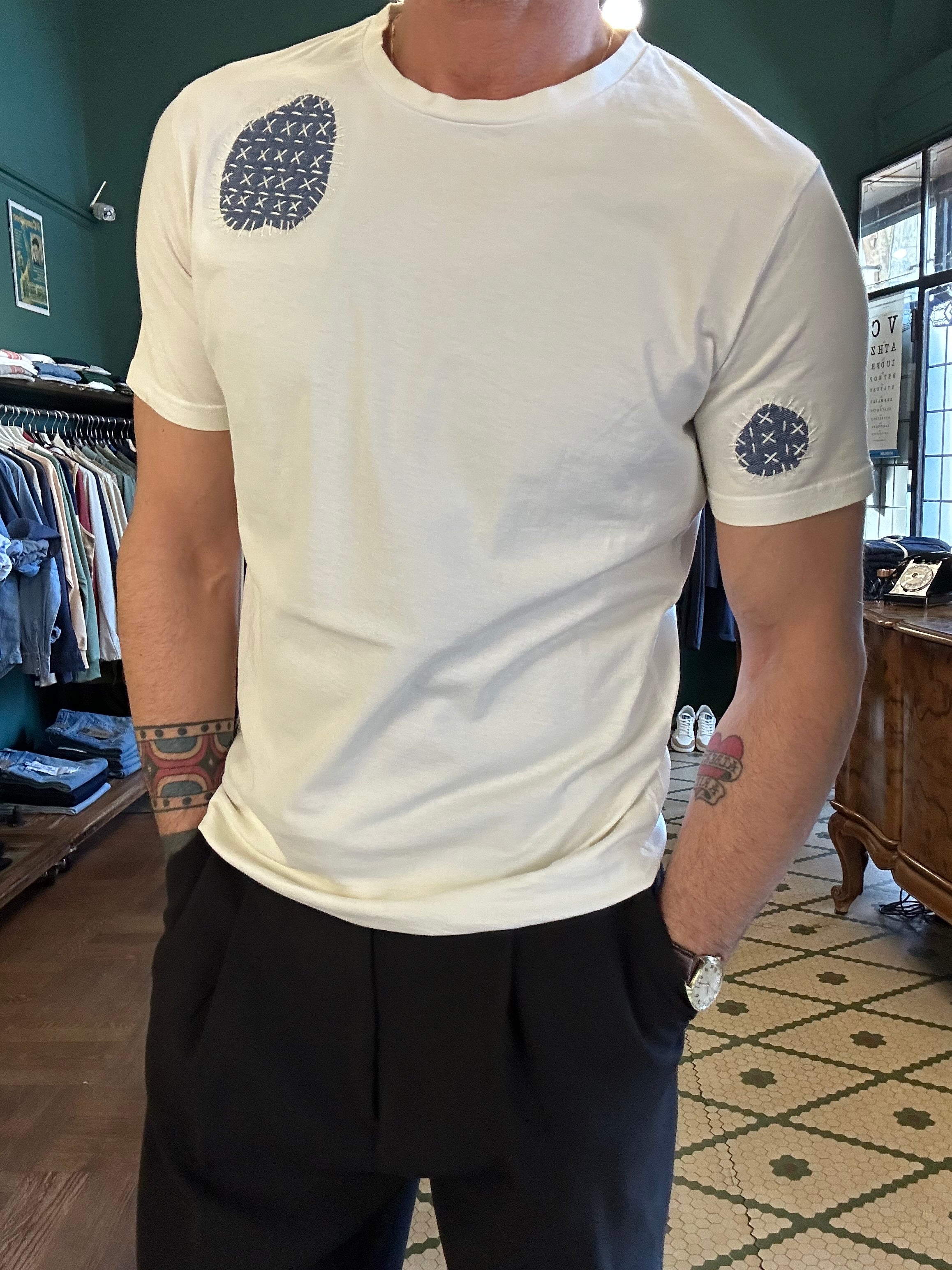 Garry's Earth t-shirt with embroidery