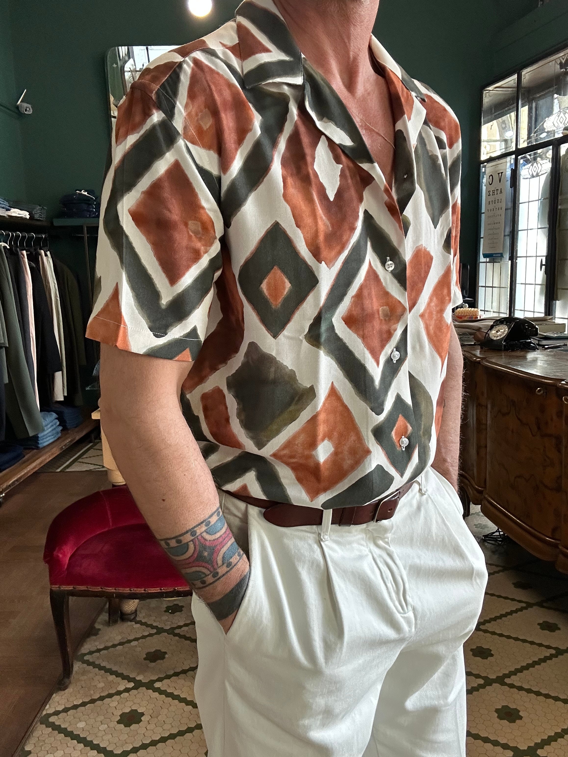 Camicia Maori in viscosa collo Hawaii