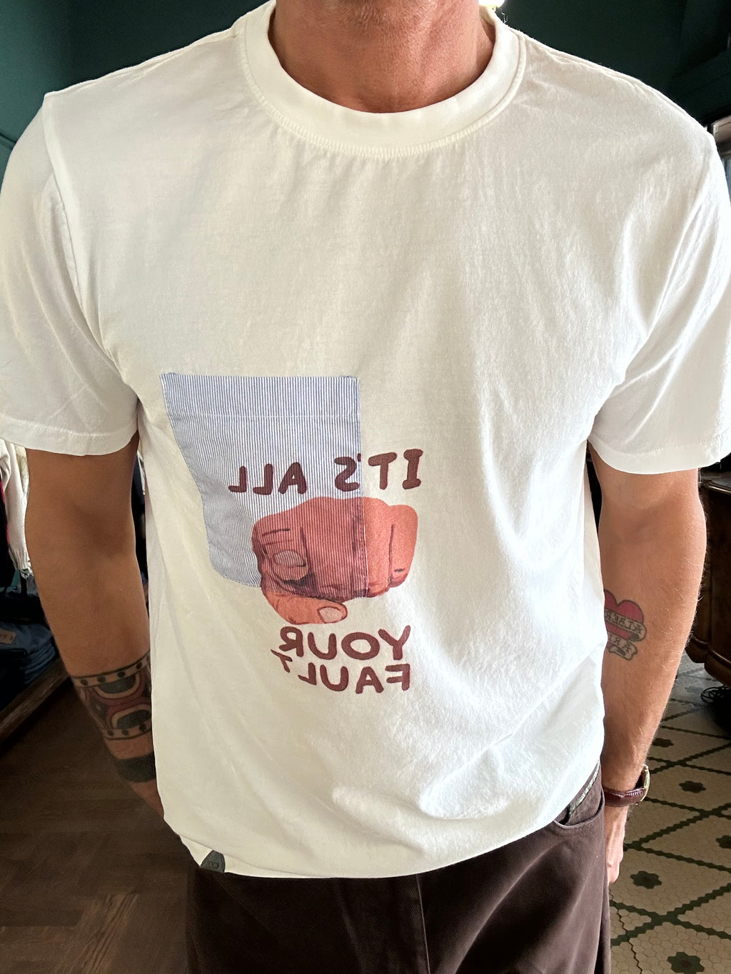 T-Shirt in cotone Koon con stampa e taschino