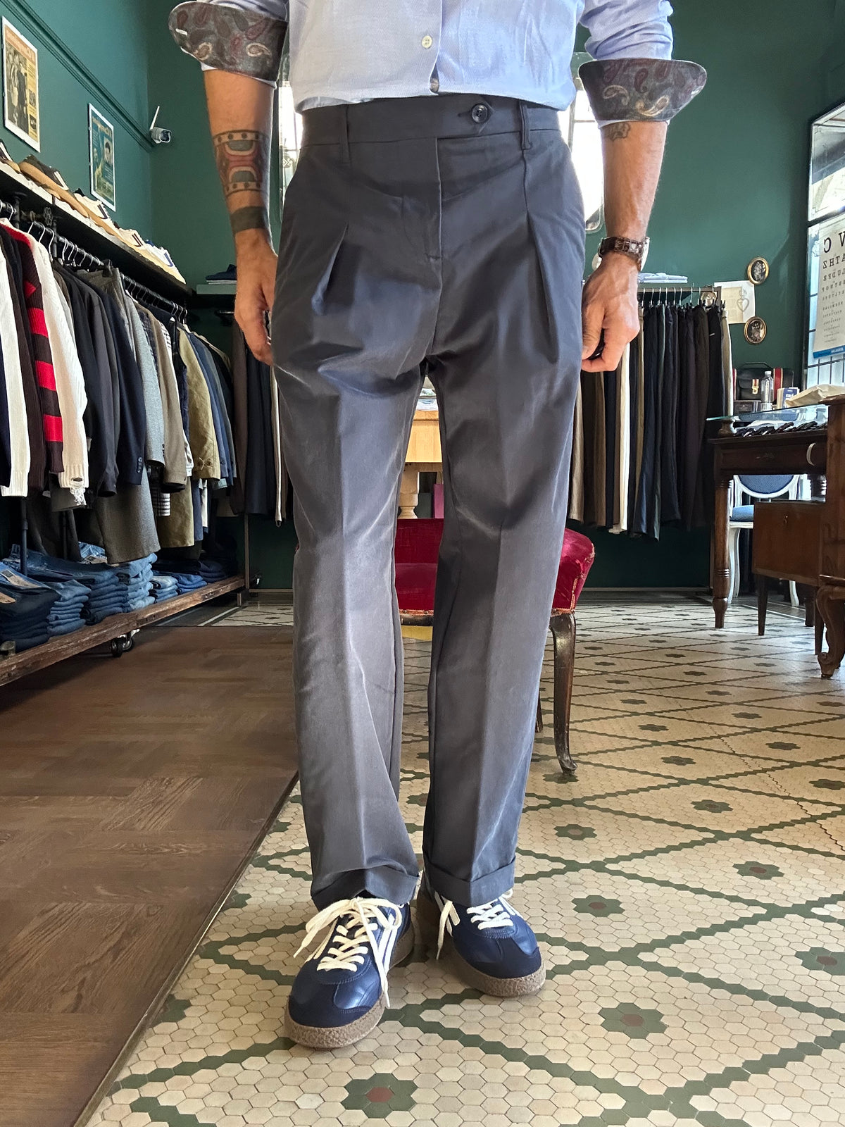 Pantalone Gand con pence loose fit