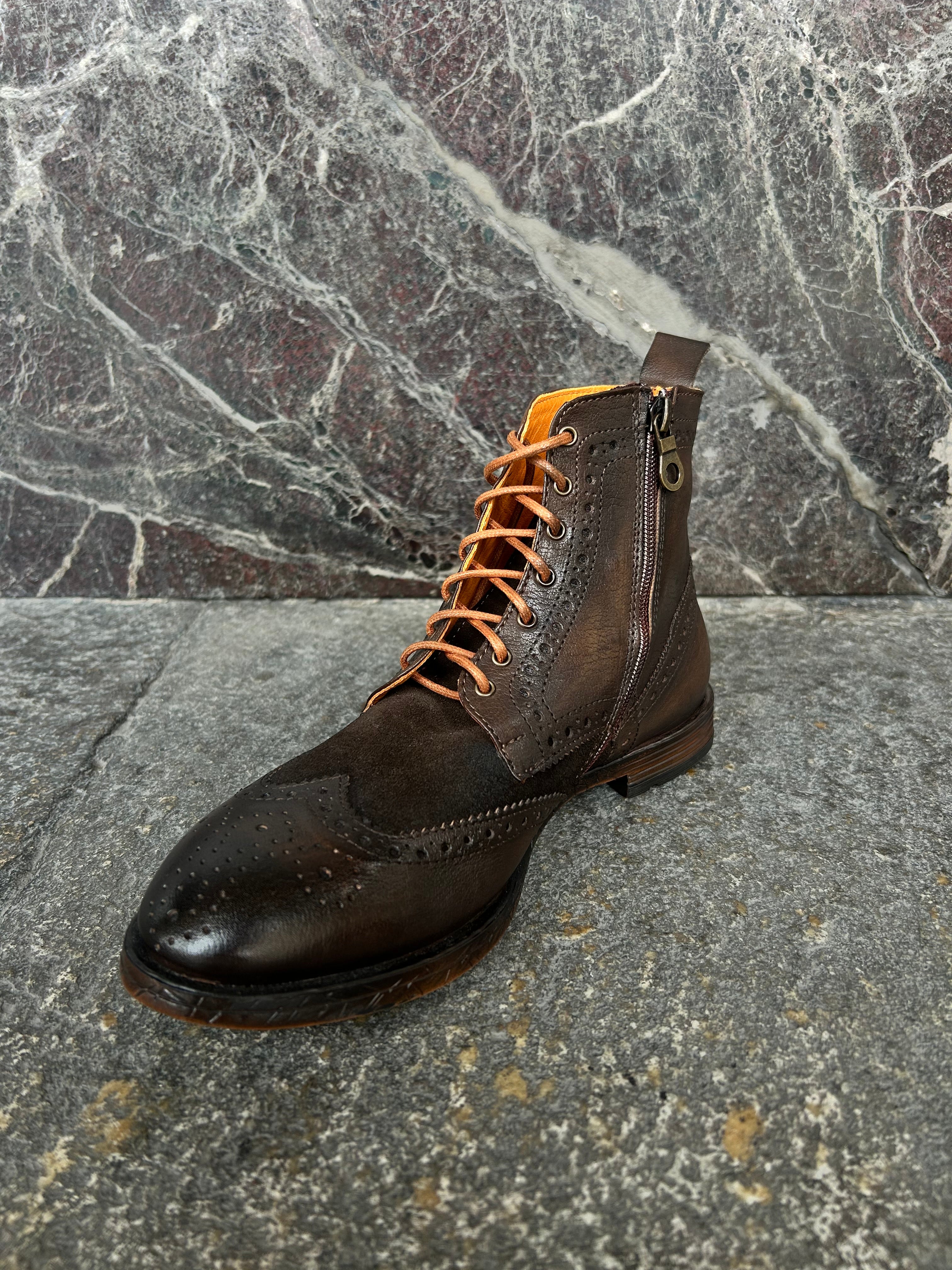 stivaletto stringato in vitello e suede testa di moro