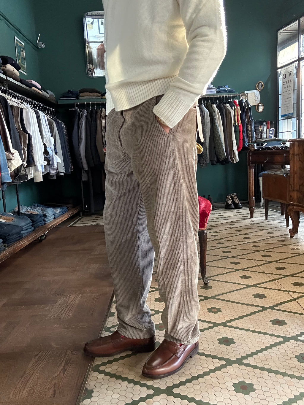 Pantalone Meleda chino in velluto a coste loose fit