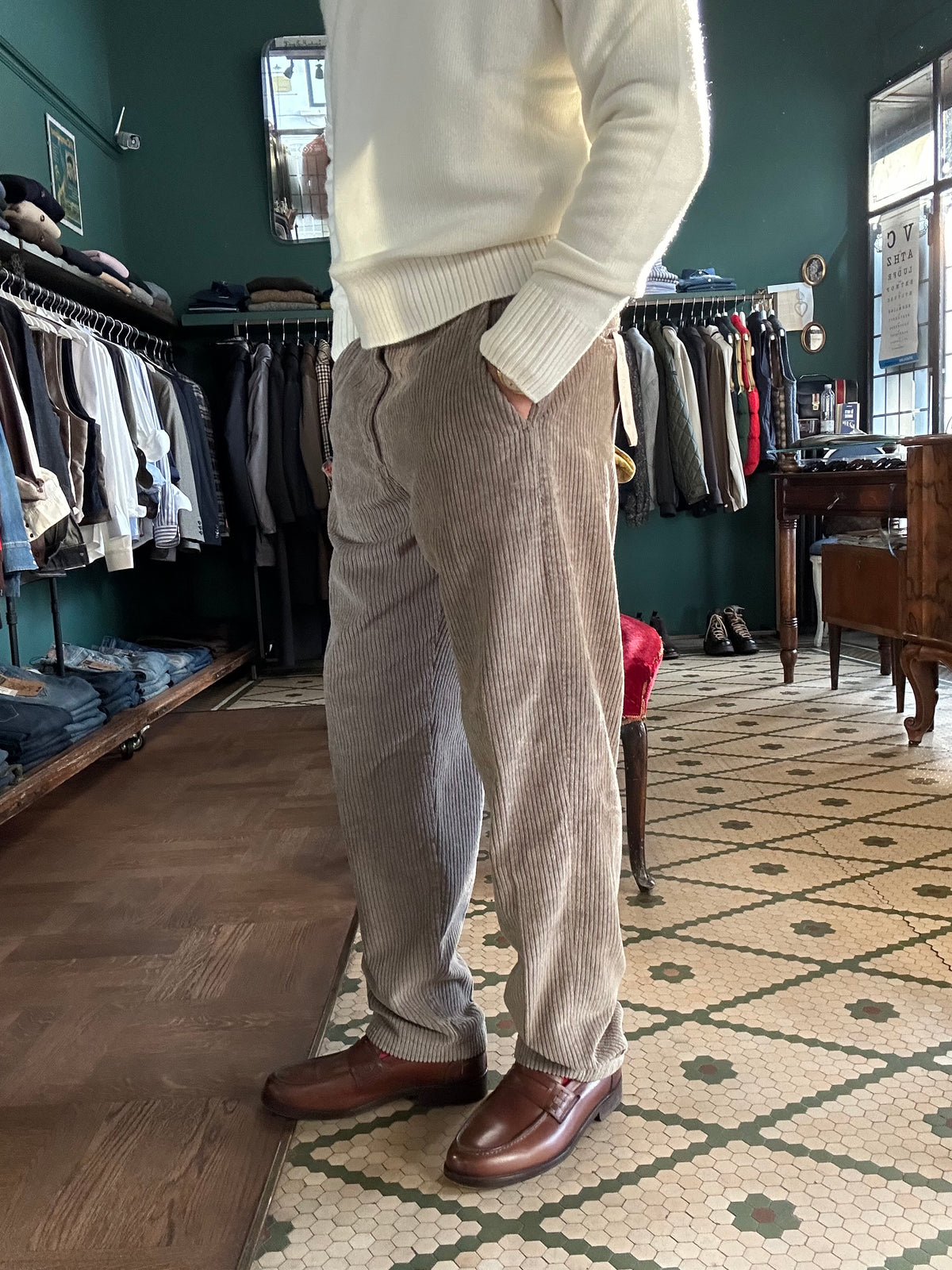 Pantalone Meleda chino in velluto a coste loose fit