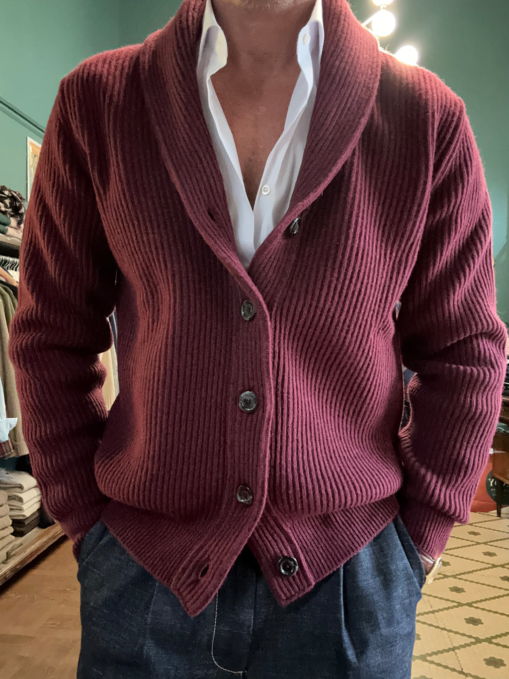 Cardigan sciallato in lana a coste