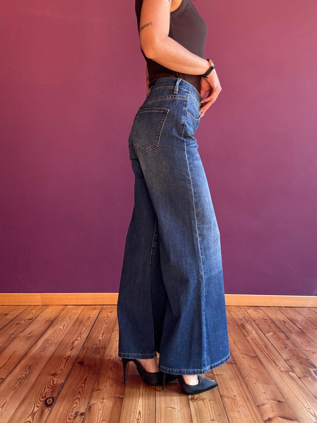 Jeans a zampa elasticizzato