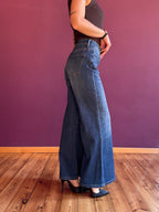 Jeans a zampa elasticizzato