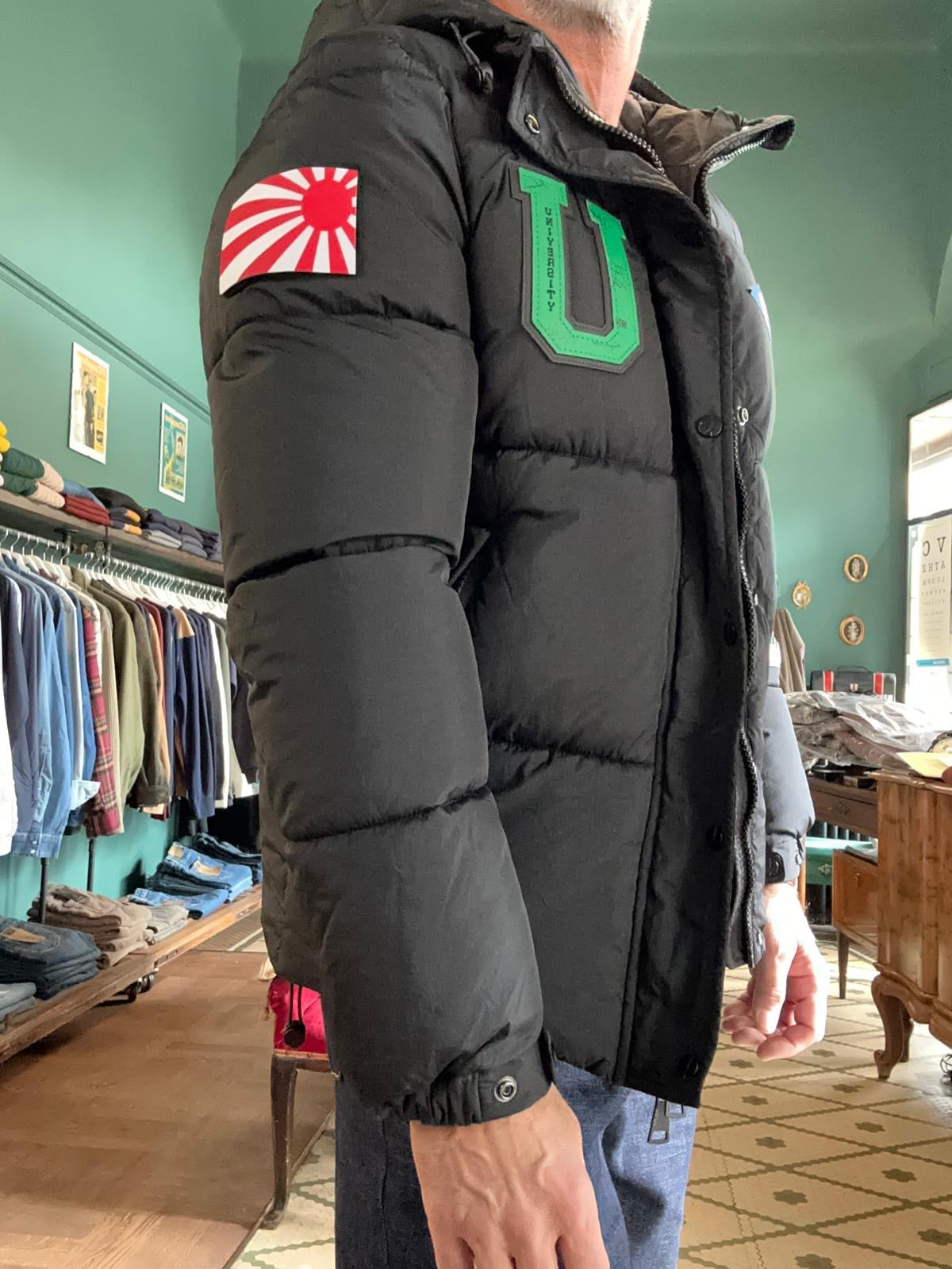 Piumino Kejo nero con patch