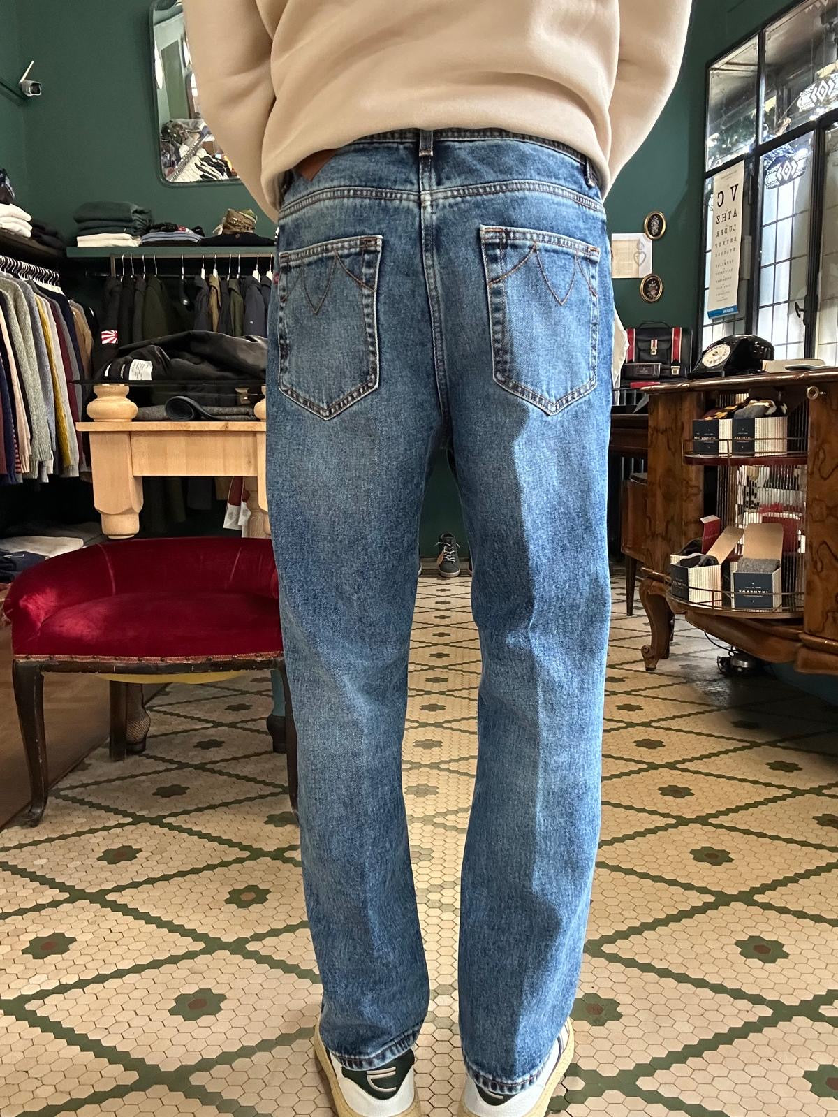 Telacruda Jeans mit amerikanischer Tasche, mittlere Waschung