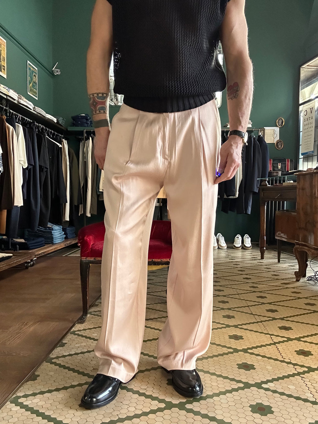 Pantalone baggy effetto seta