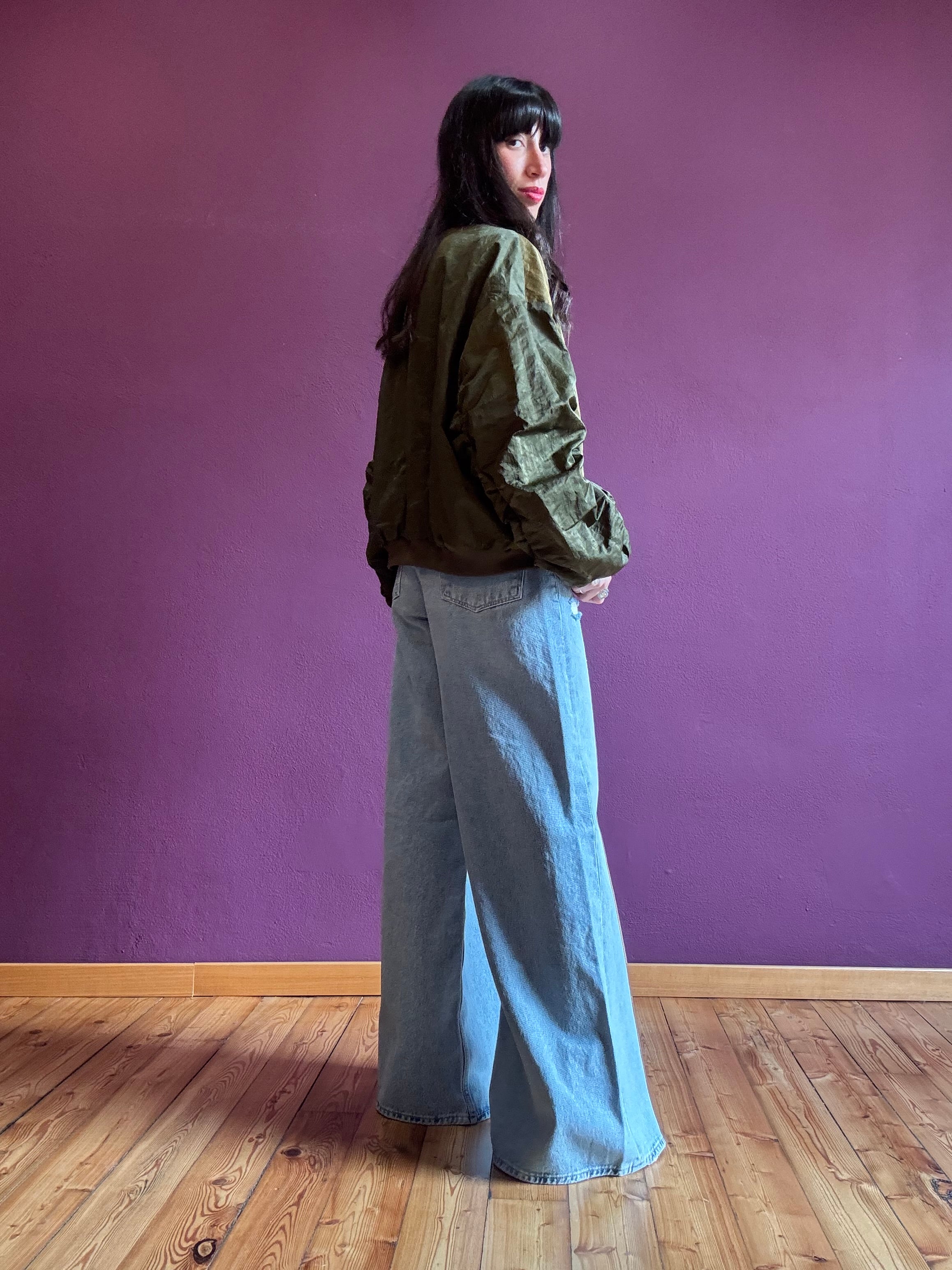 Bomber con manica arricciata verde