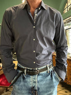 “Sam” shirt in textured cotton with contrasting profile and cuff