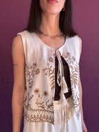 Gilet effetto lino con ricami