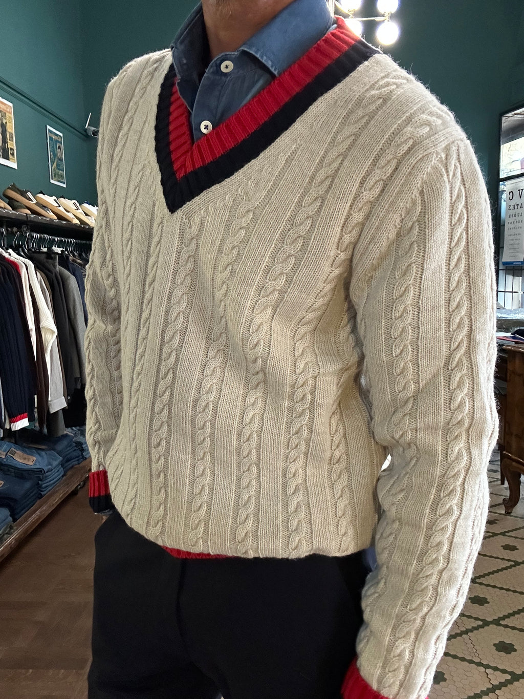 Maglione scollo V College misto lana